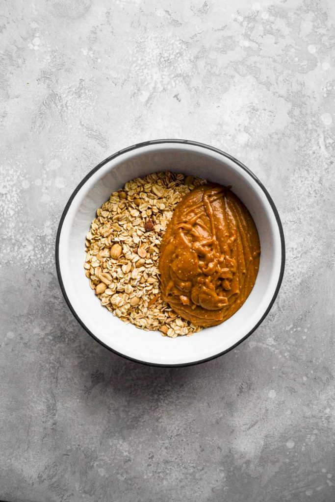 Oats and peanut butter mixture