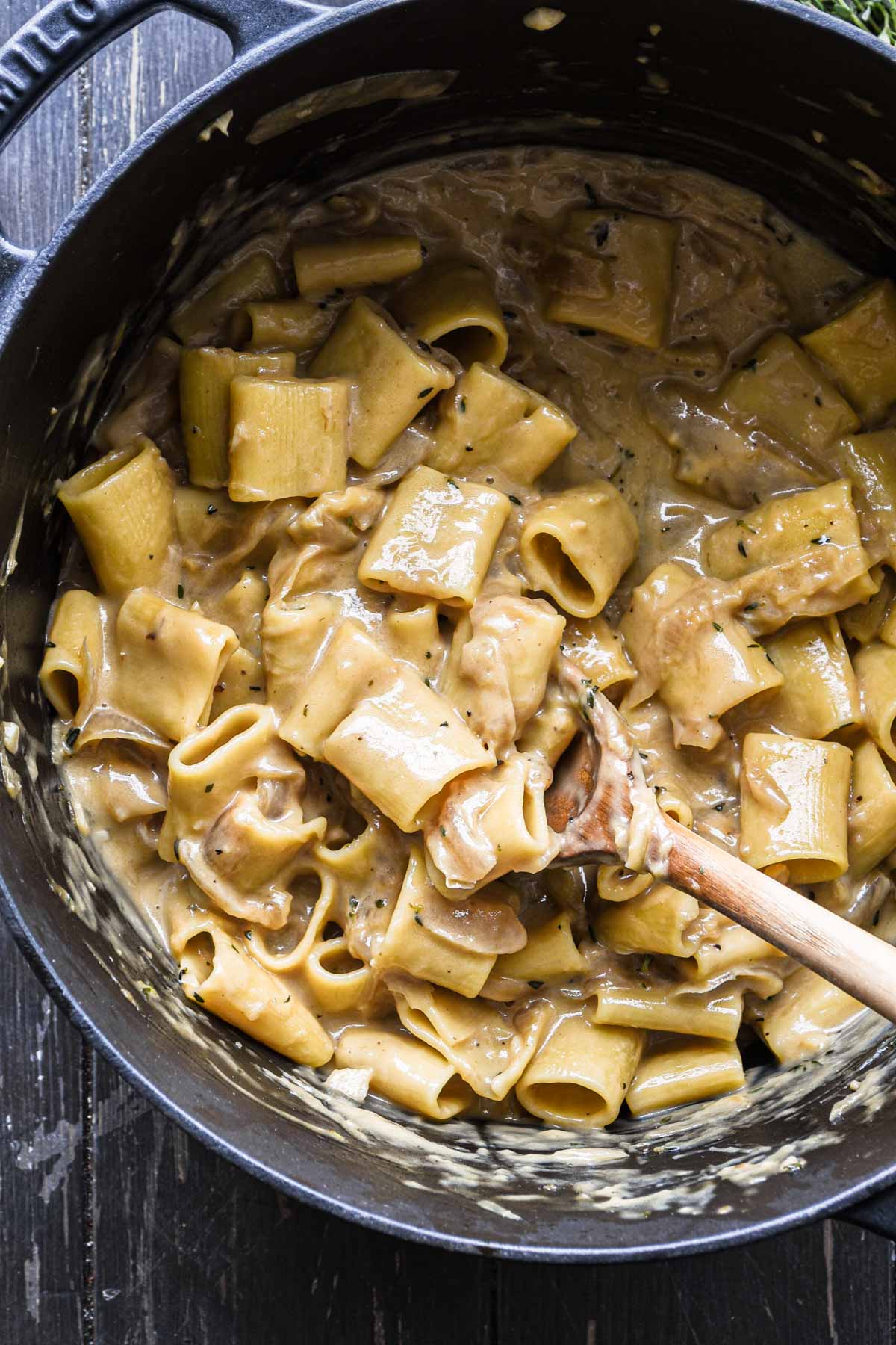 Finished pot of french onion soup pasta.